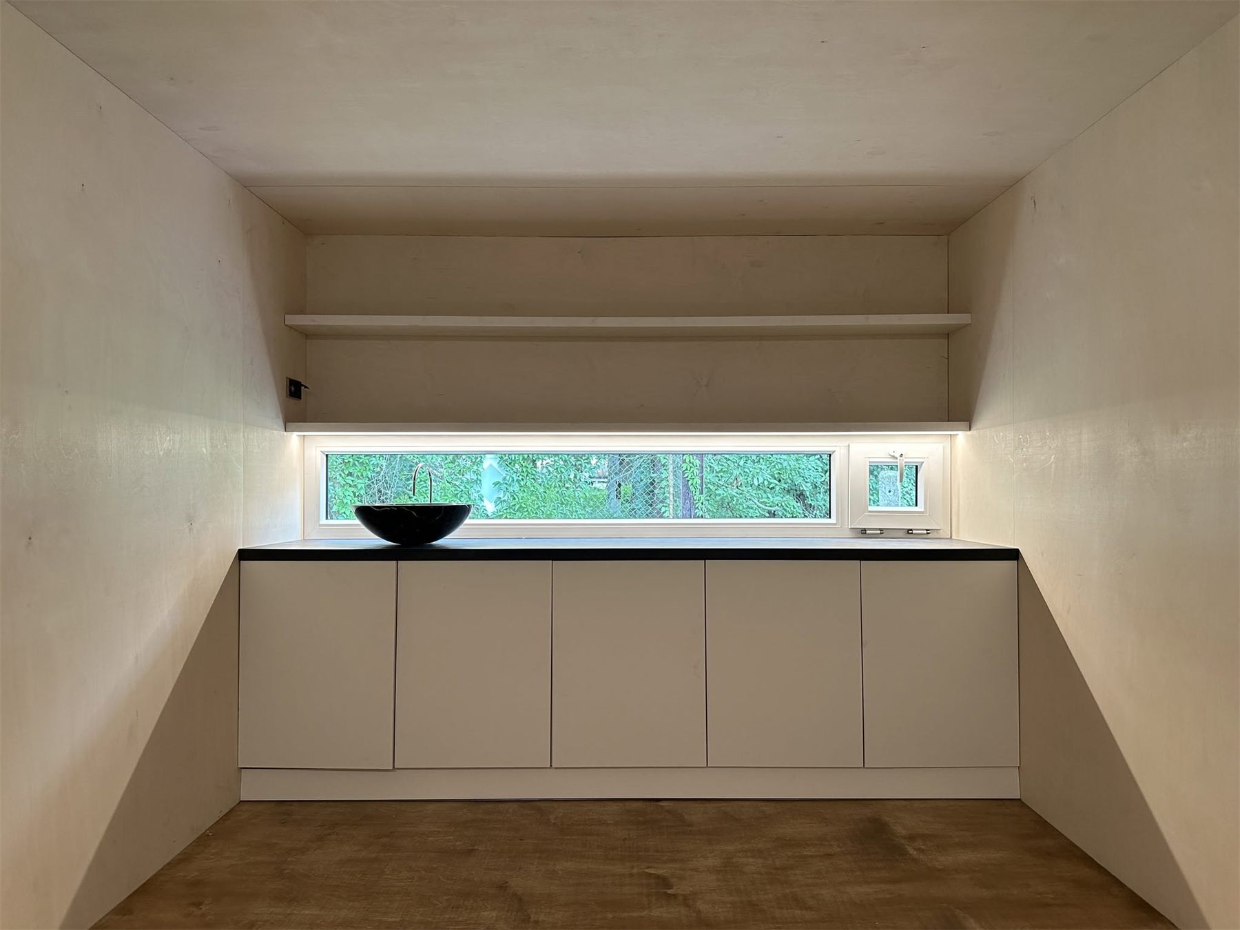 Kuchyňská linka v interiéru tiny house